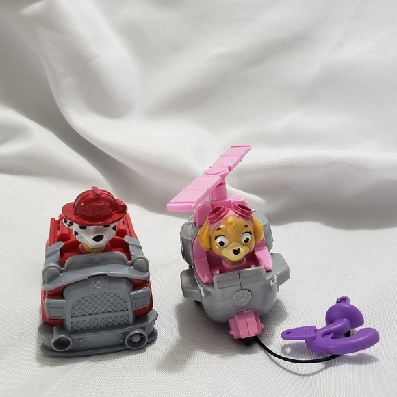 Paw Patrol Rescue Racers Set Of 2 Vehicles Attached Figures Skye Marshall - Picture 1 of 9